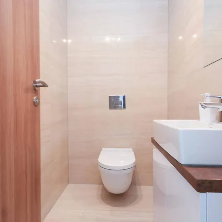 Skypark Tower 3- Free Parking And Views Bratysława