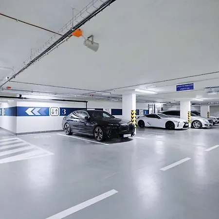 Skypark Tower 3- Free Parking And Views 아파트 브라티슬라바