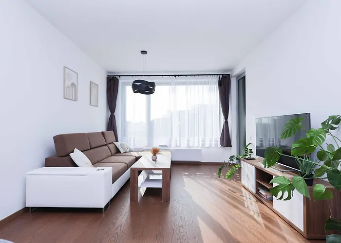 شقة Skypark Tower 3- Free Parking And Views براتسيلافا