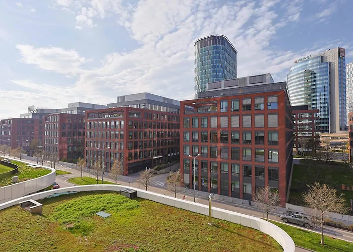 شقة Skypark Tower 3- Free Parking And Views براتسيلافا